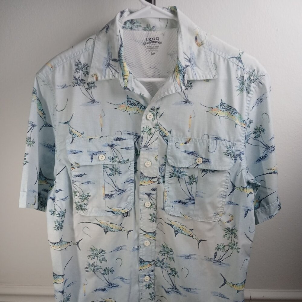 IZOD Saltwater Men's Small Light Blue Tropical Fish Print Button-Up Shirt